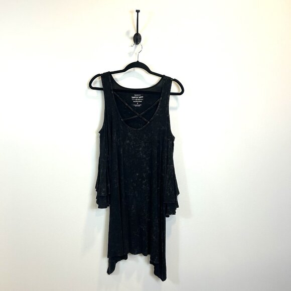 NWT Torrid 2 2X Super Soft Scoop Neck Strappy Cold Shoulder Sharkbite Hem Top - Picture 1 of 11